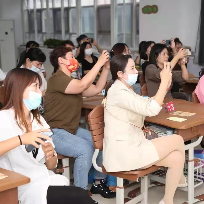 六力学校官网；见证“成长的足迹”丨小学部新学期家长会来啦！